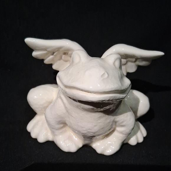 Other - Ceramic Frog With Wings Figurine